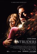 Film Nezvaní hosté (Intruders) 2011 online ke shlédnutí