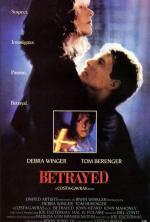 Film Hořící kříže (Betrayed) 1988 online ke shlédnutí